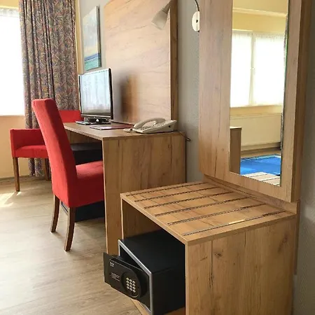 Turm Hotel 3*