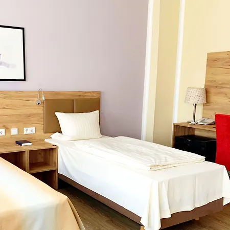 Turm Hotel 3*