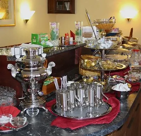 Turm Hotel 3*