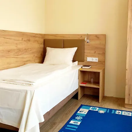 Turm Hotel 3*