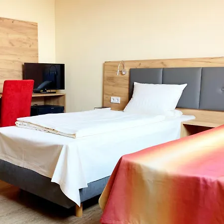 Turm Hotel 3*
